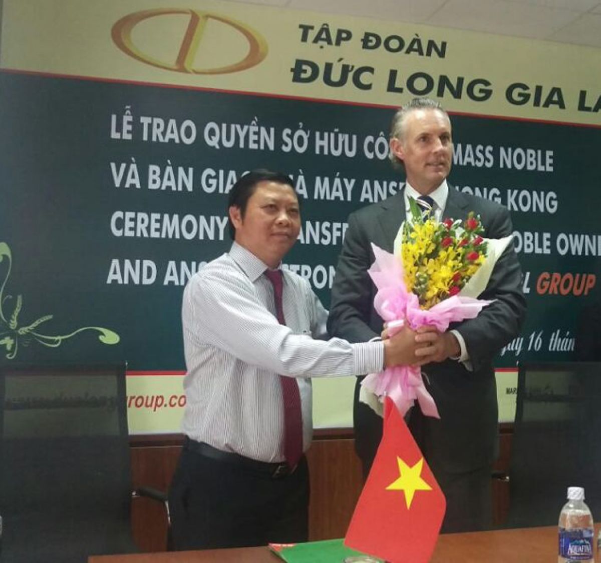 DLG: NHÀ TIÊN PHONG HOÁN ĐỔI CỔ PHIẾU VỚI DOANH NGHIỆP NGOẠI